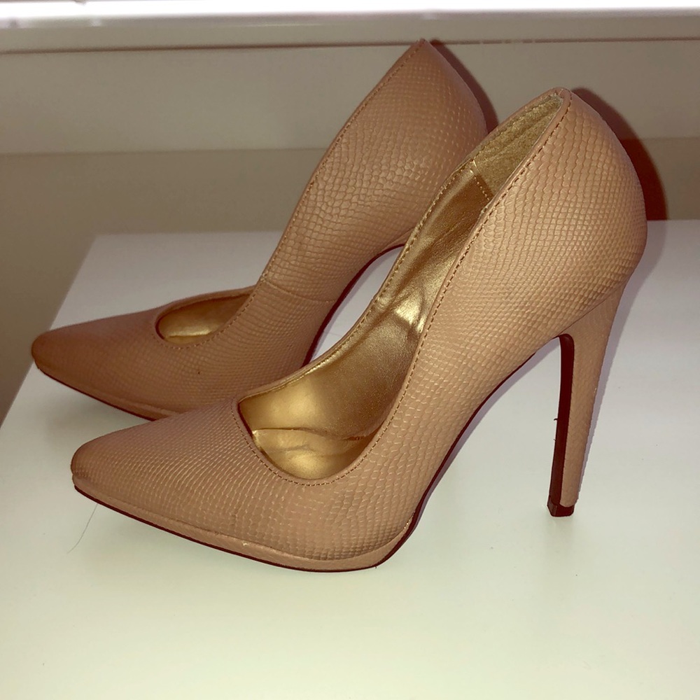 Light Pink Pumps